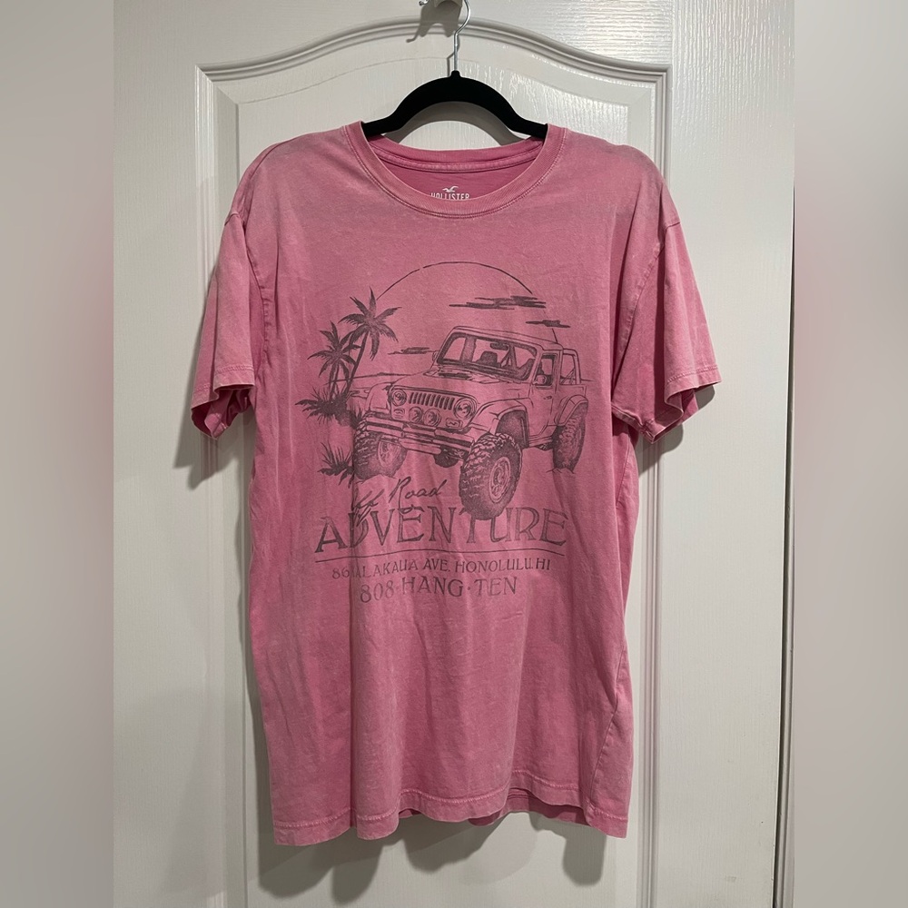 Hollister pink t-shirt